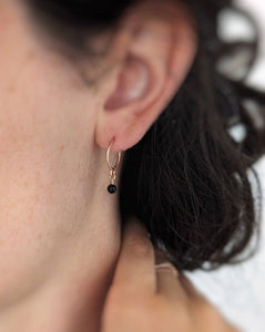 Anneaux d'oreilles avec agate noire - Peasejewelry