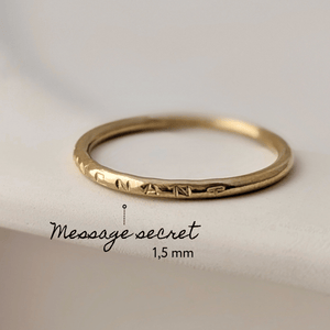 Bague 1,5 mm - message secret personnalisé - Peasejewelry